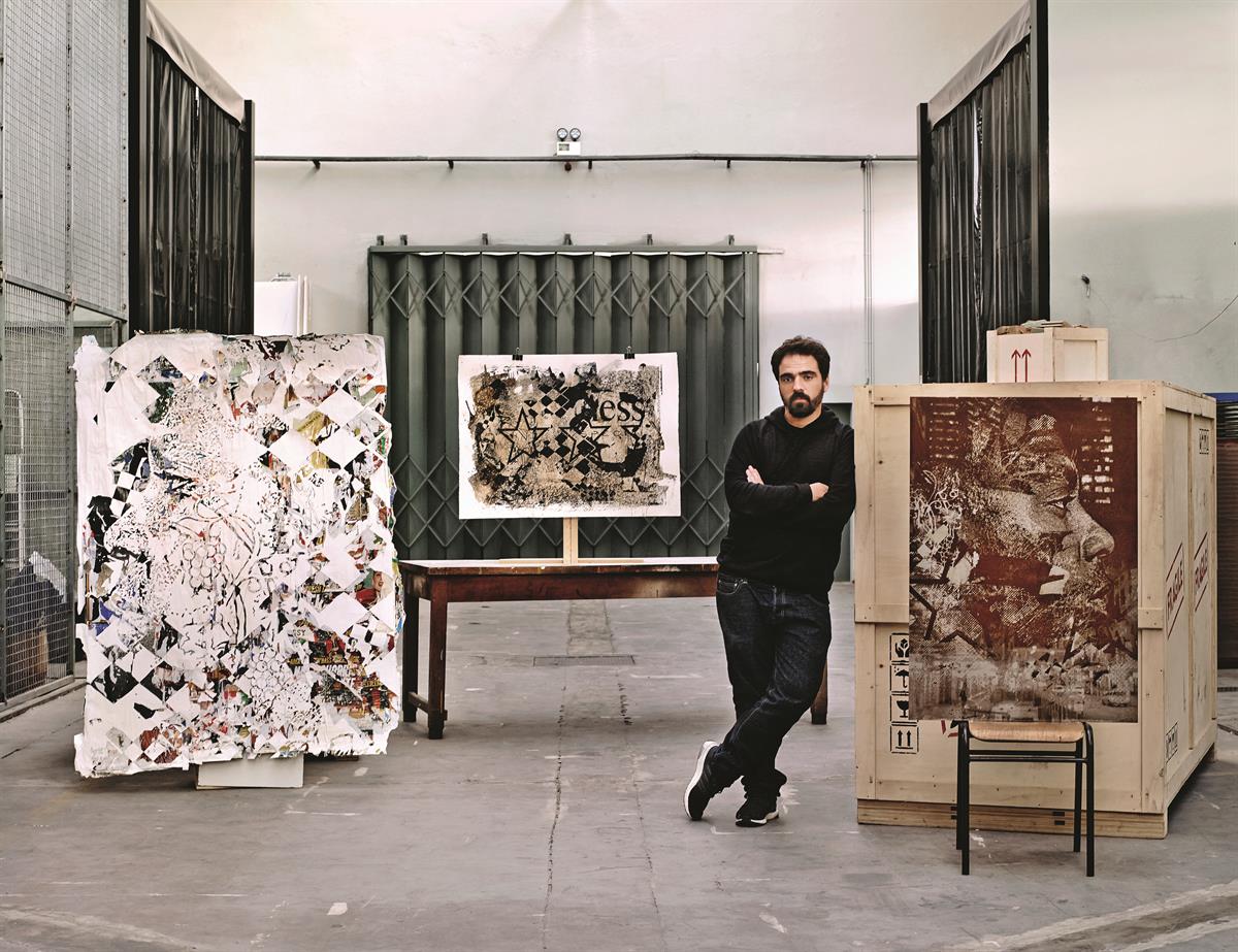 11 Hennessy_VS_Limited_Edition_by_Vhils_-_Vhils_in_his_studio