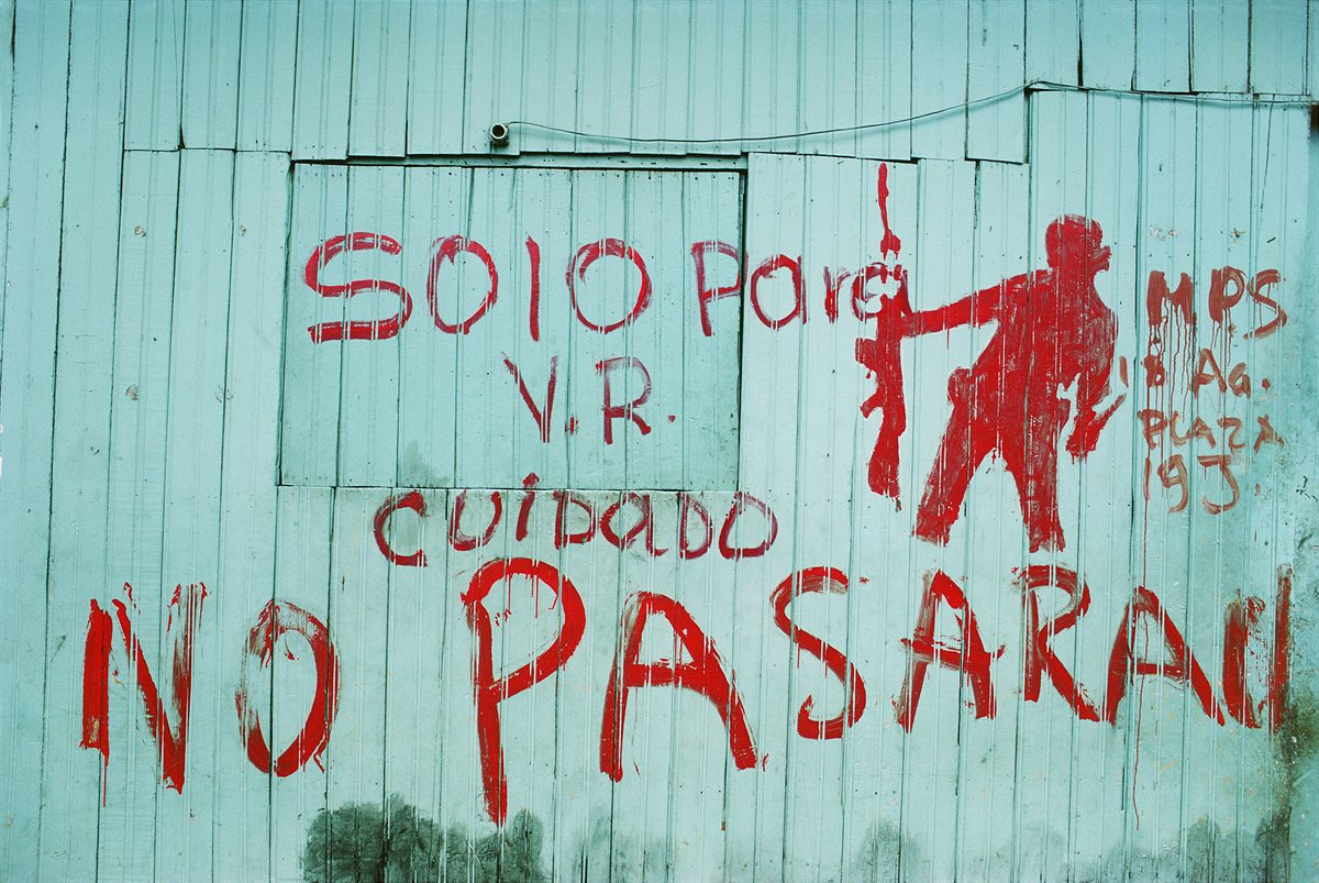 Susan Meiselas_Stencil of a Sandinista rebel throwing a Molotov cocktail, Nicaragua, 1982_C_Susan Meiselas_Magnum Photos