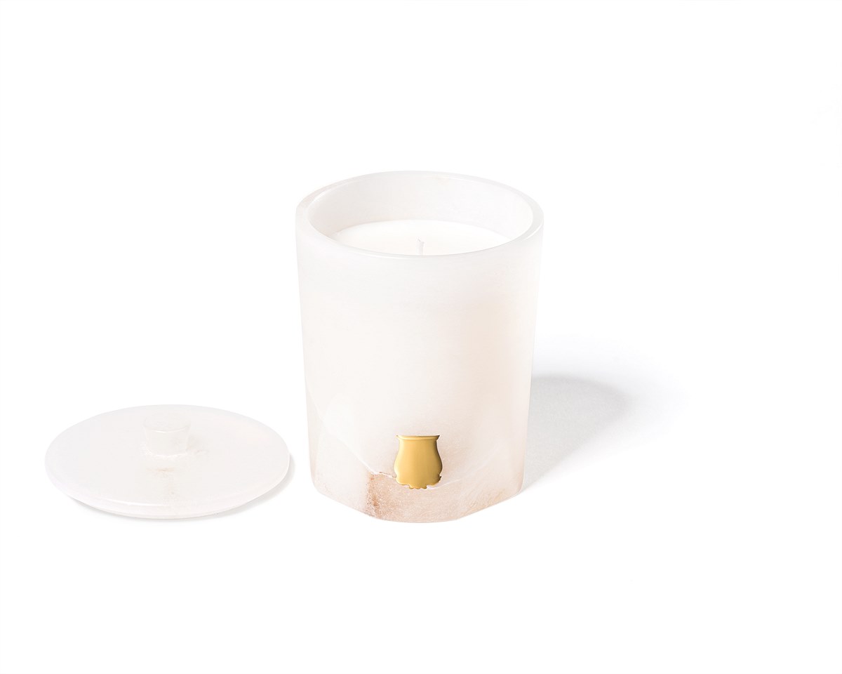 TRUDON - Les Albâtres - Classic candle with topper - white background 5