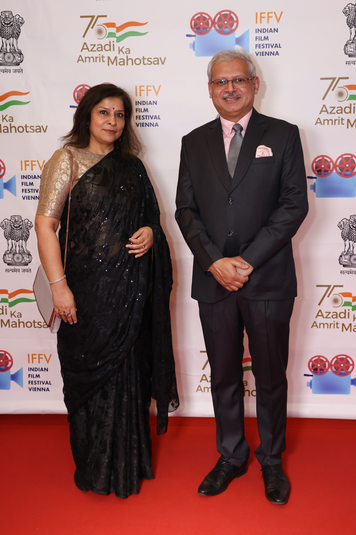 Srimati Parvati und ihr Ehemann der Indische Botschafter H. E. Jaideep Mazumdar 01