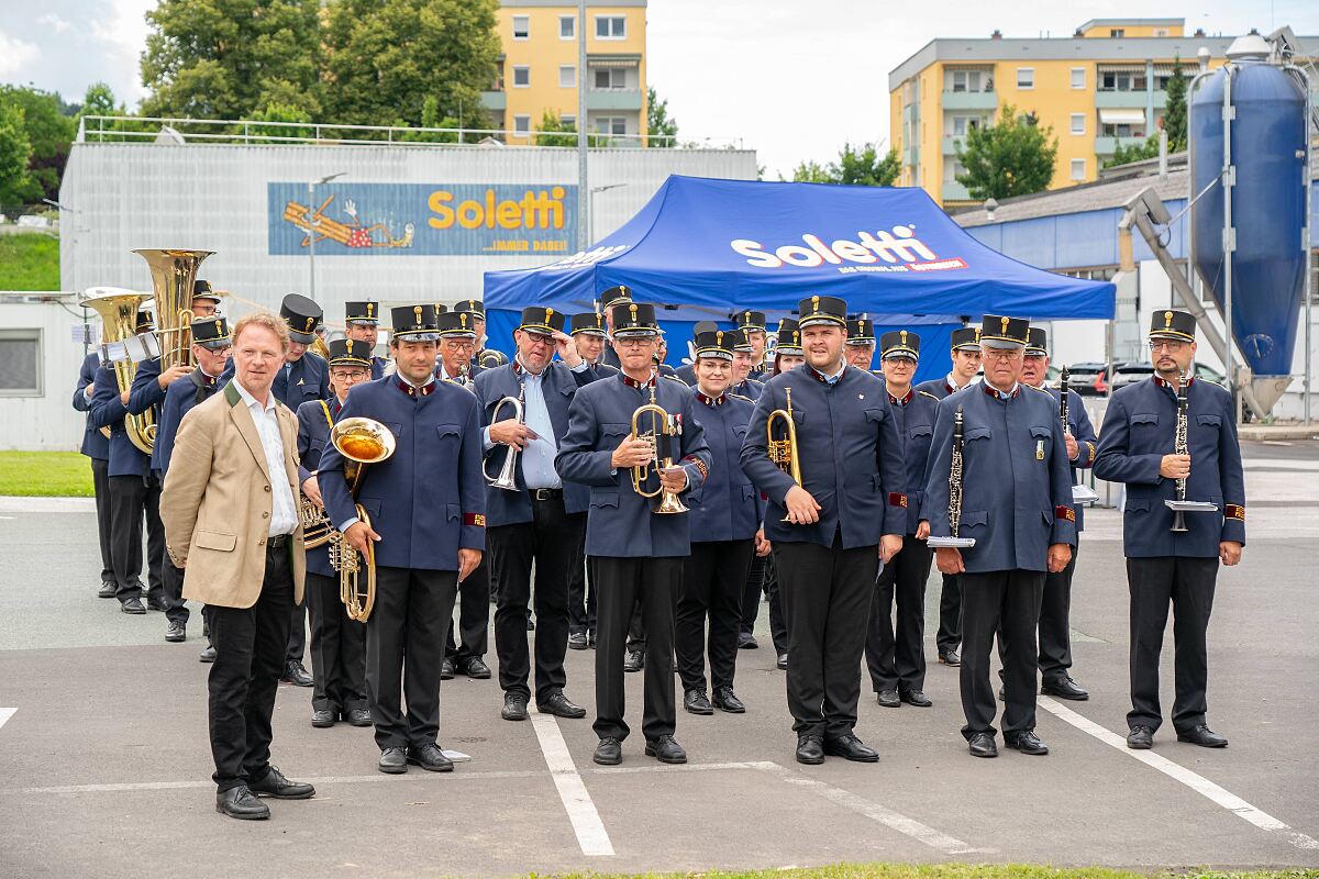 Stadtmusik Feldbach mit Komponist Dieter Schickbichler