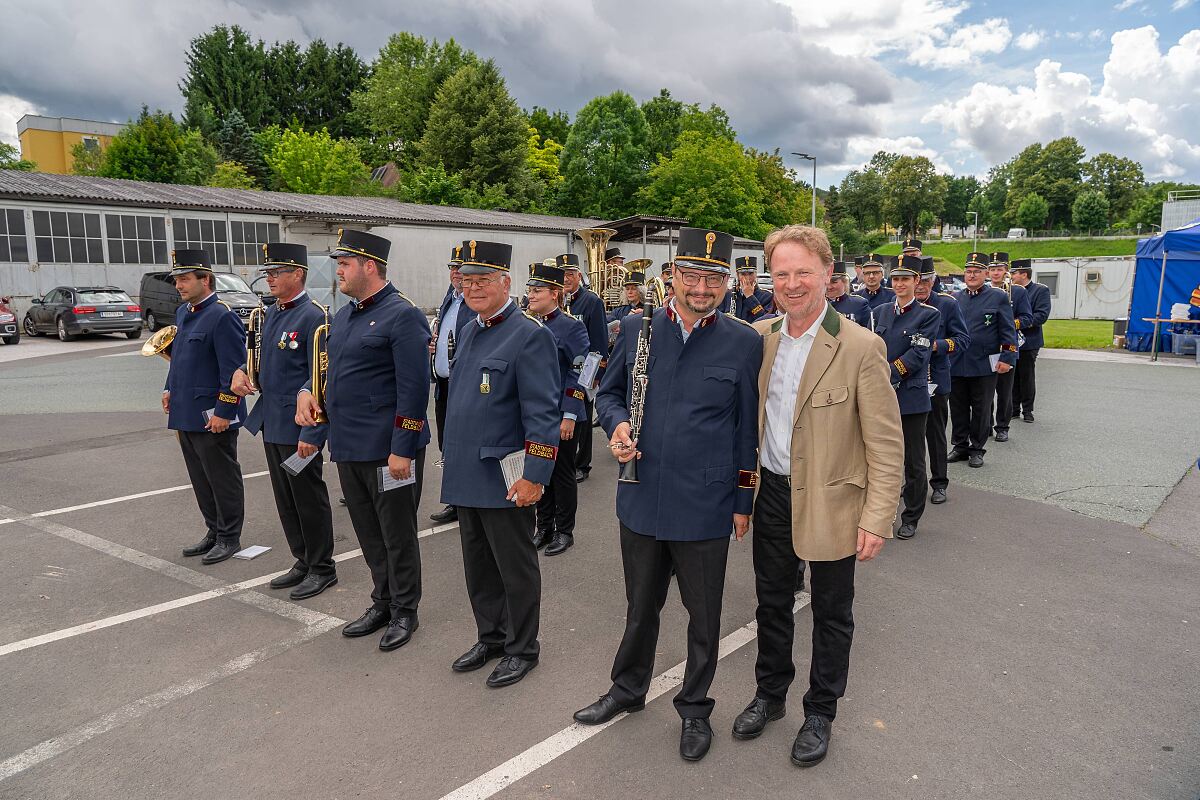 Stadtmusik Feldbach mit Komponist Dieter Schickbichler