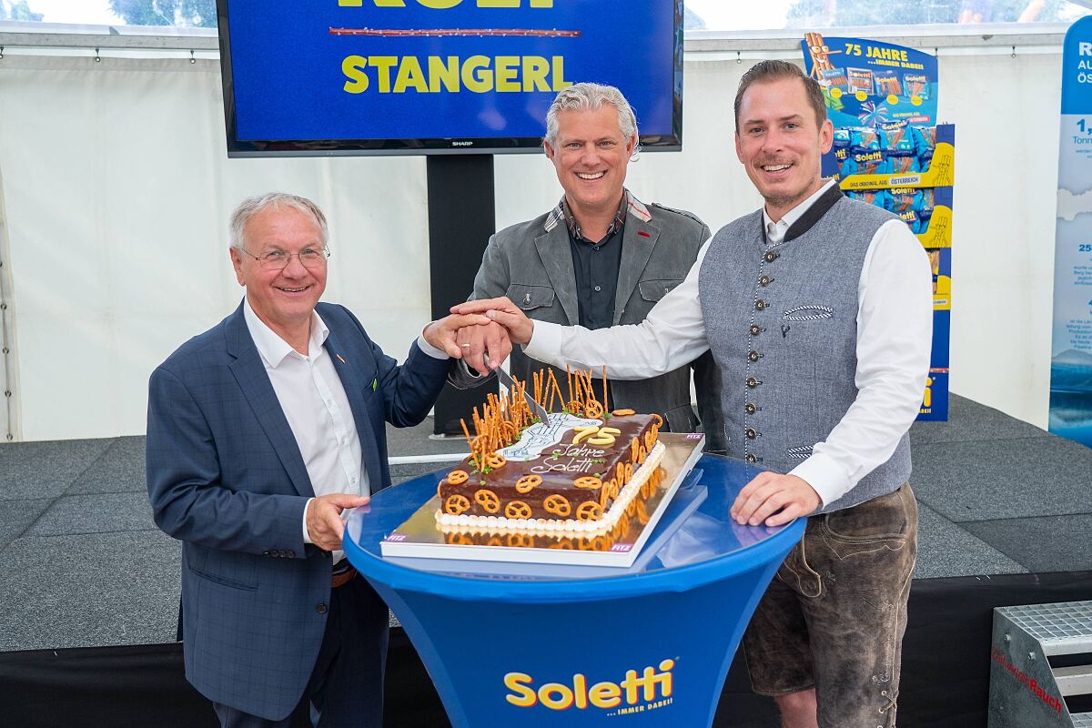 Bürgermeister Josef Ober, Kelly GF Markus Marek, Soletti-Werksmeister Markus Gutmann
