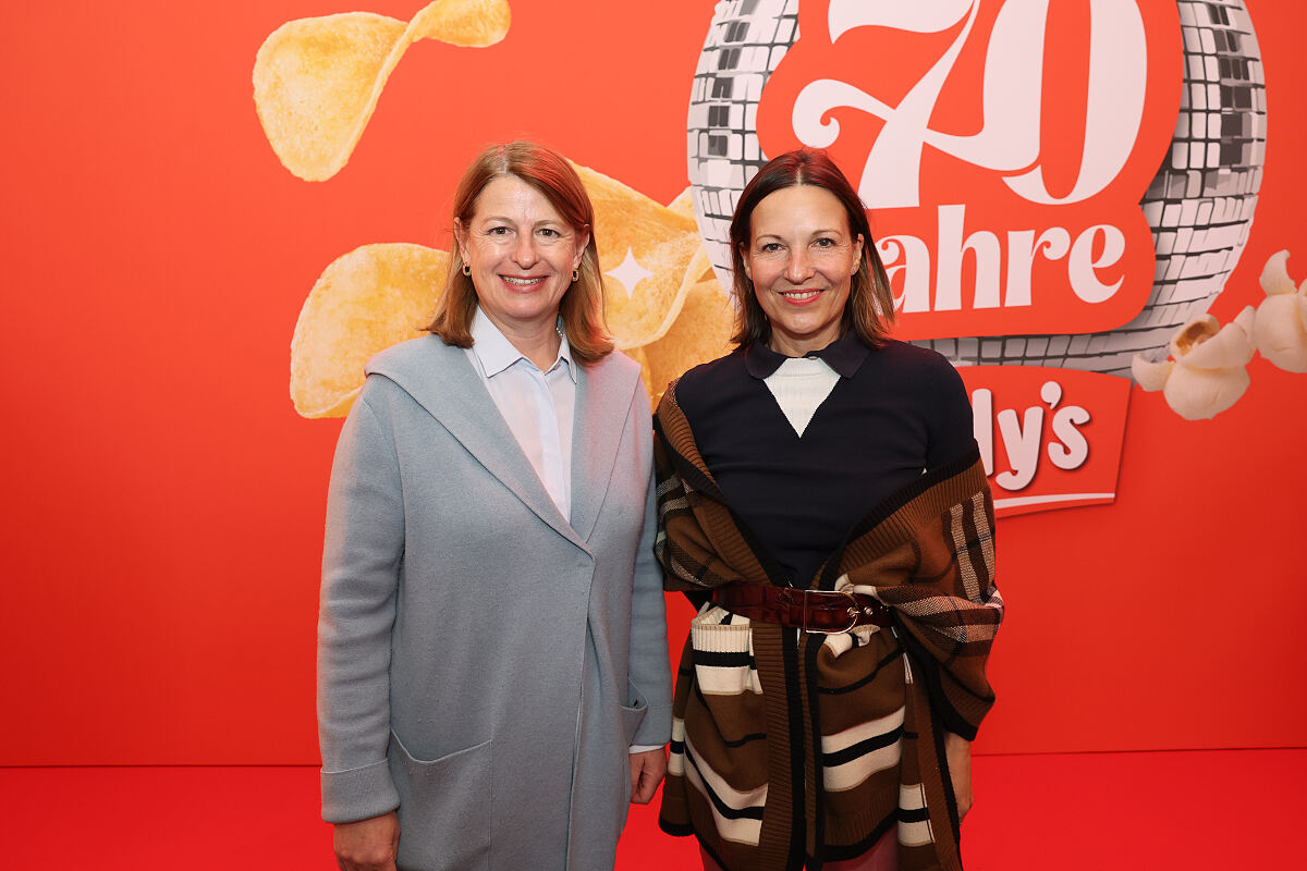 Eva Engelberger, Bea Cox-Riesenfelder