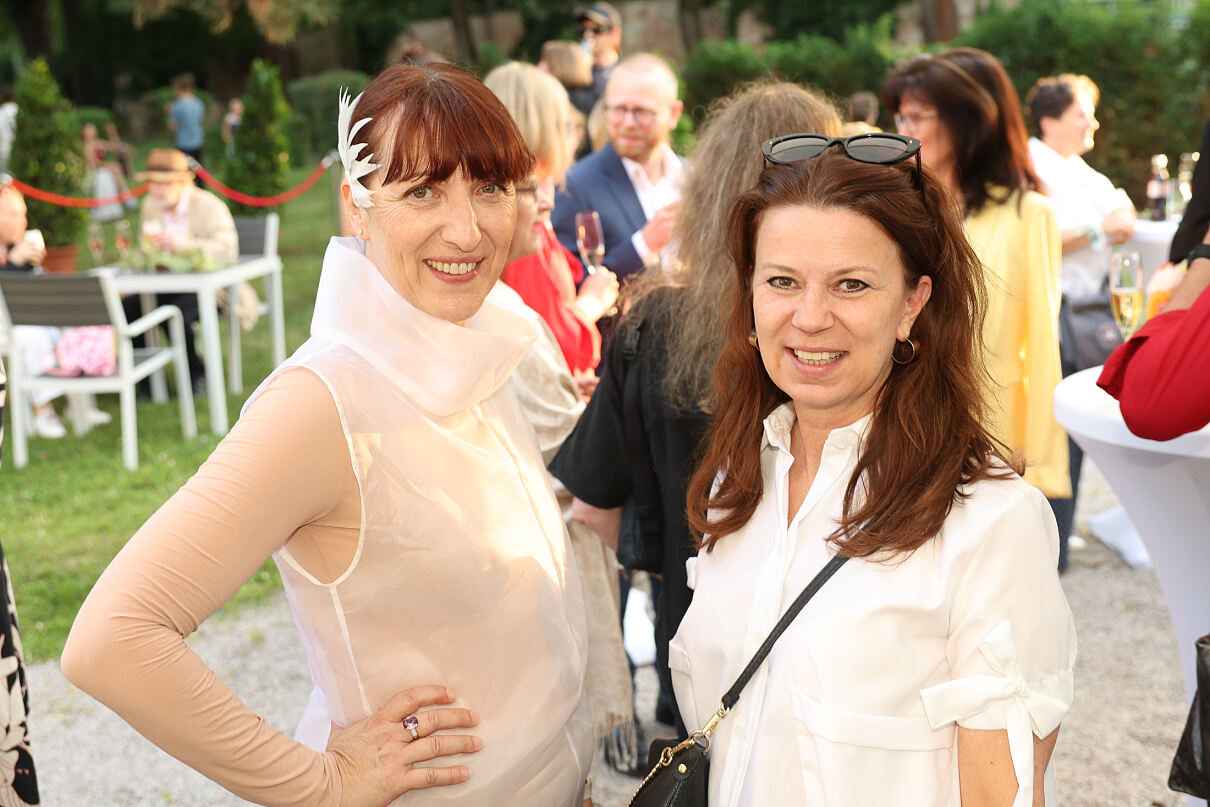 Monika Kycelt und Sabine Karner